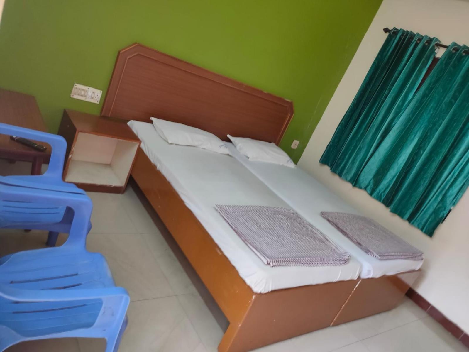 Anjana Hotels Theni Exterior photo