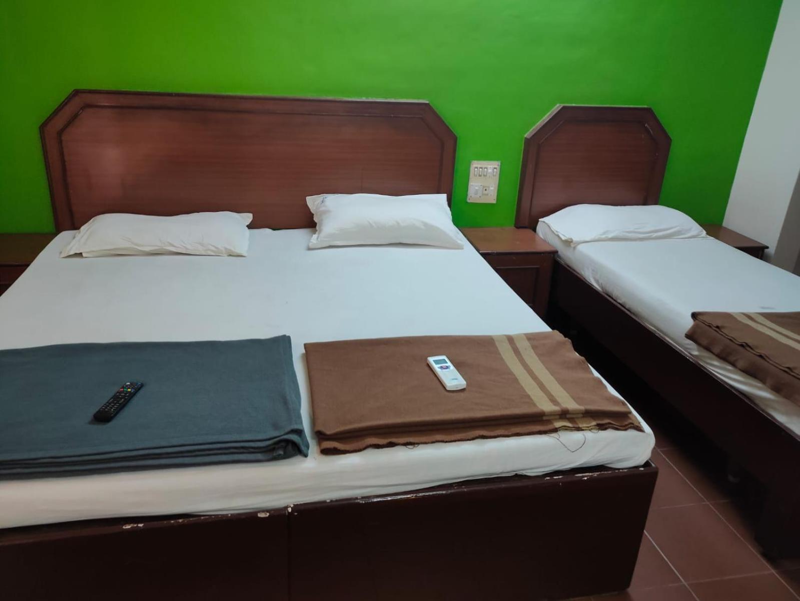 Anjana Hotels Theni Exterior photo